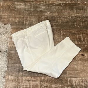 EUC WHBM Sz 10r white ankle length pants.